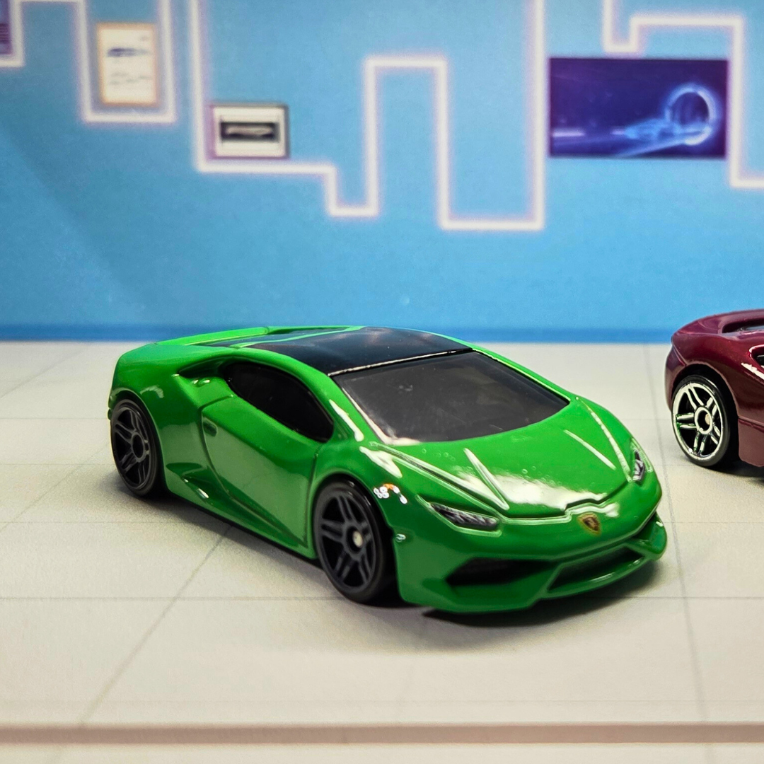 1/64 Auto Showcase Diorama with Blue City Skyline Walls