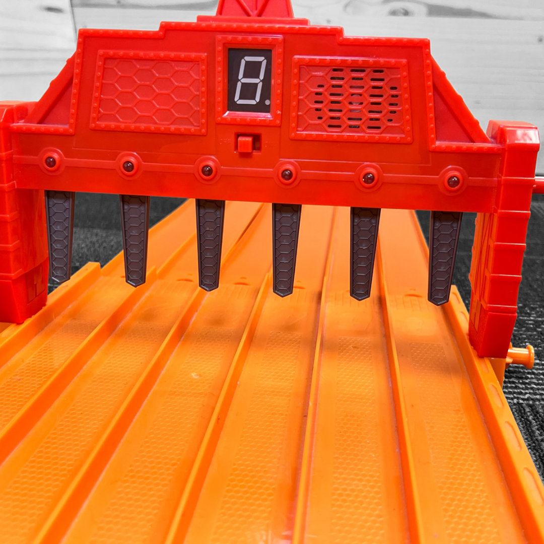Hot Wheels Super 6-Lane Raceway – Folding Track Set with Finish Line ...