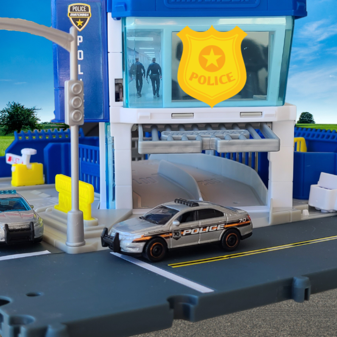 Matchbox Toy Cars Playset Action Drivers Police Station Dispatch with Helicopter & Ford Police Car in 1:64 Scale with Lights & Sounds